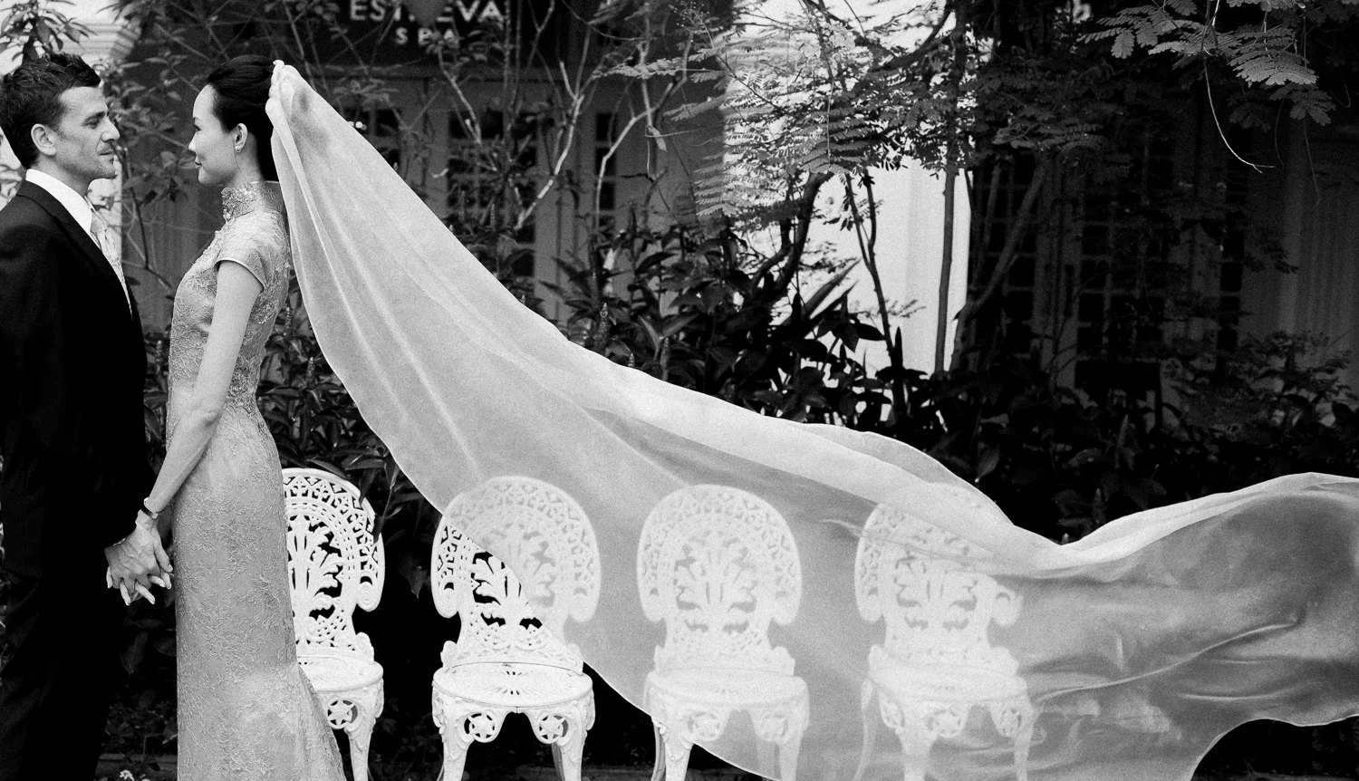 Waving of the veil of the bride