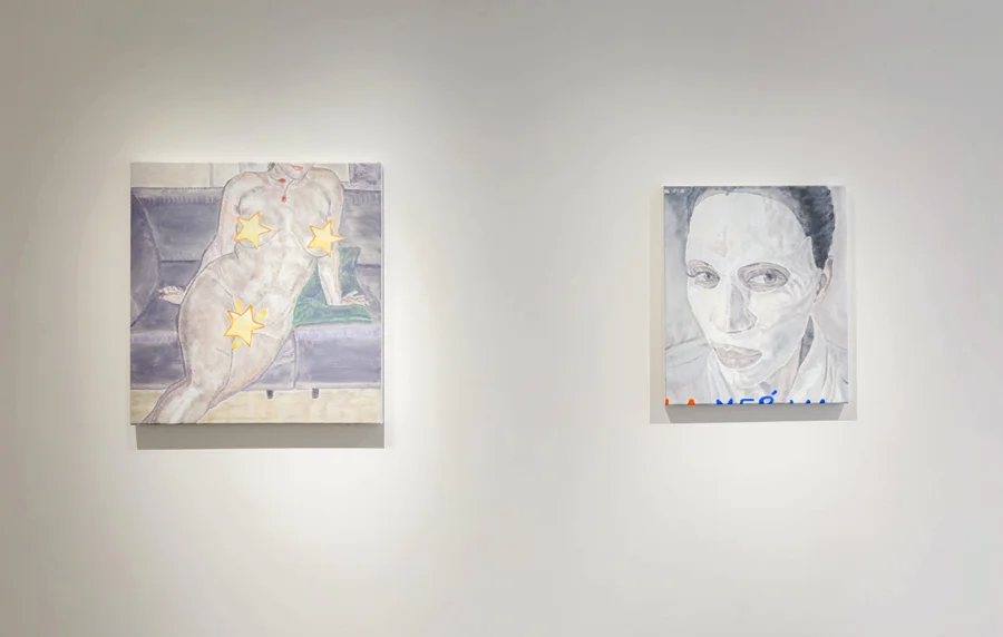 左 Golden Star for Censorship, 2017, 66 x 62.5 cm, Oil on canvas 右 Mask, 2017, 56 x 47 cm, Oil on canvas