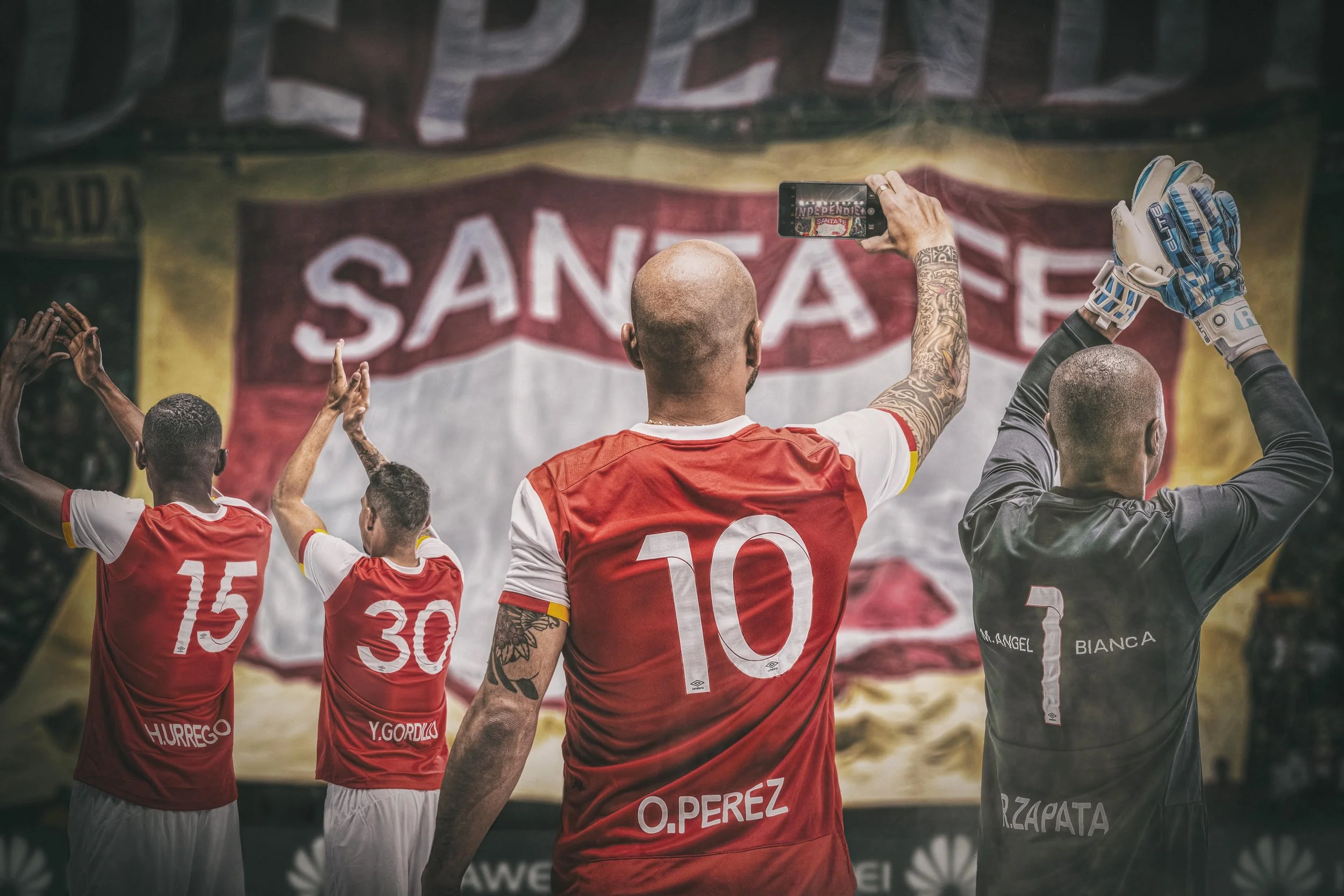 Celebrando con tribuna definitivo FINAL.jpg