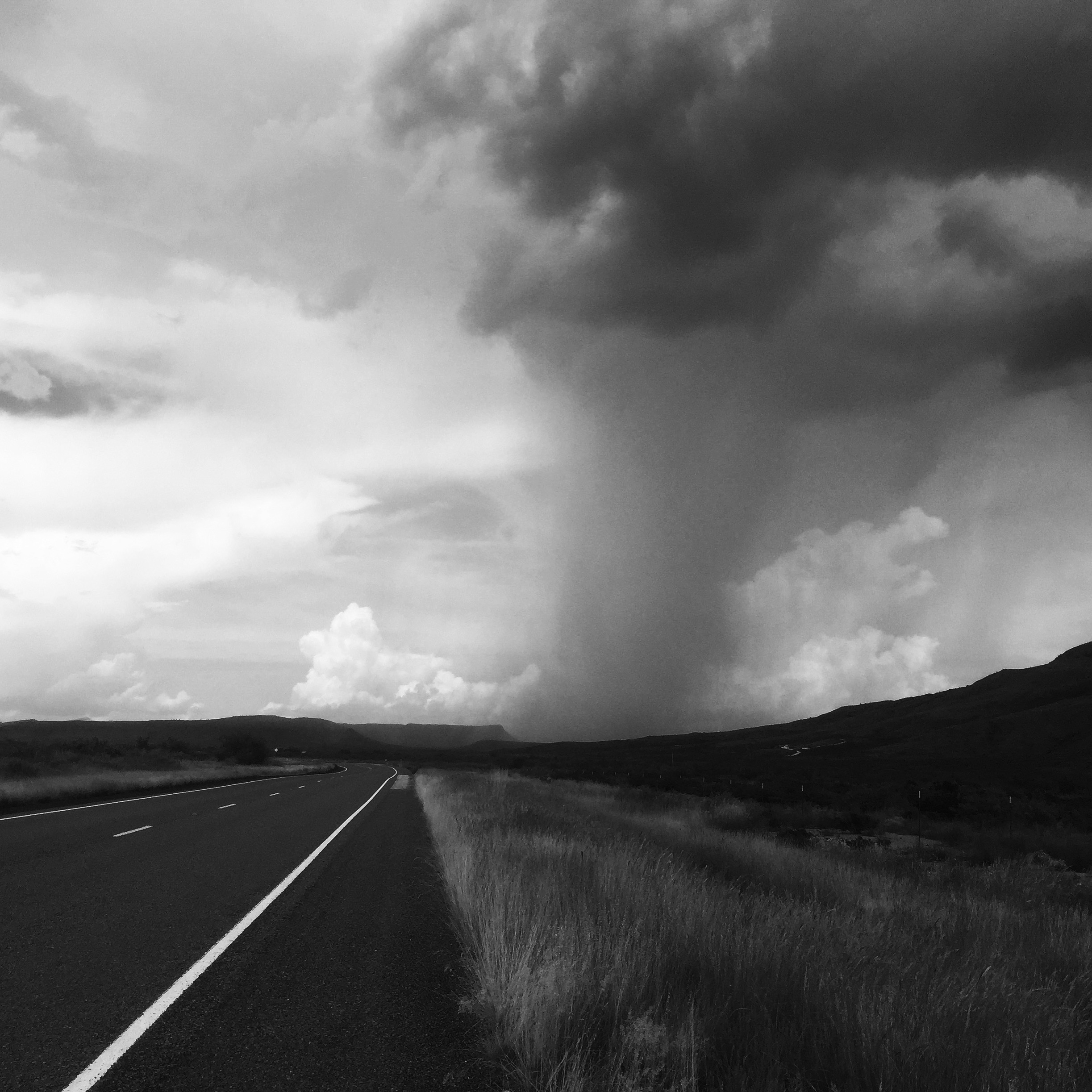 A storm rolls past us on the trip. (Source: Jonathon M. Seidl)
