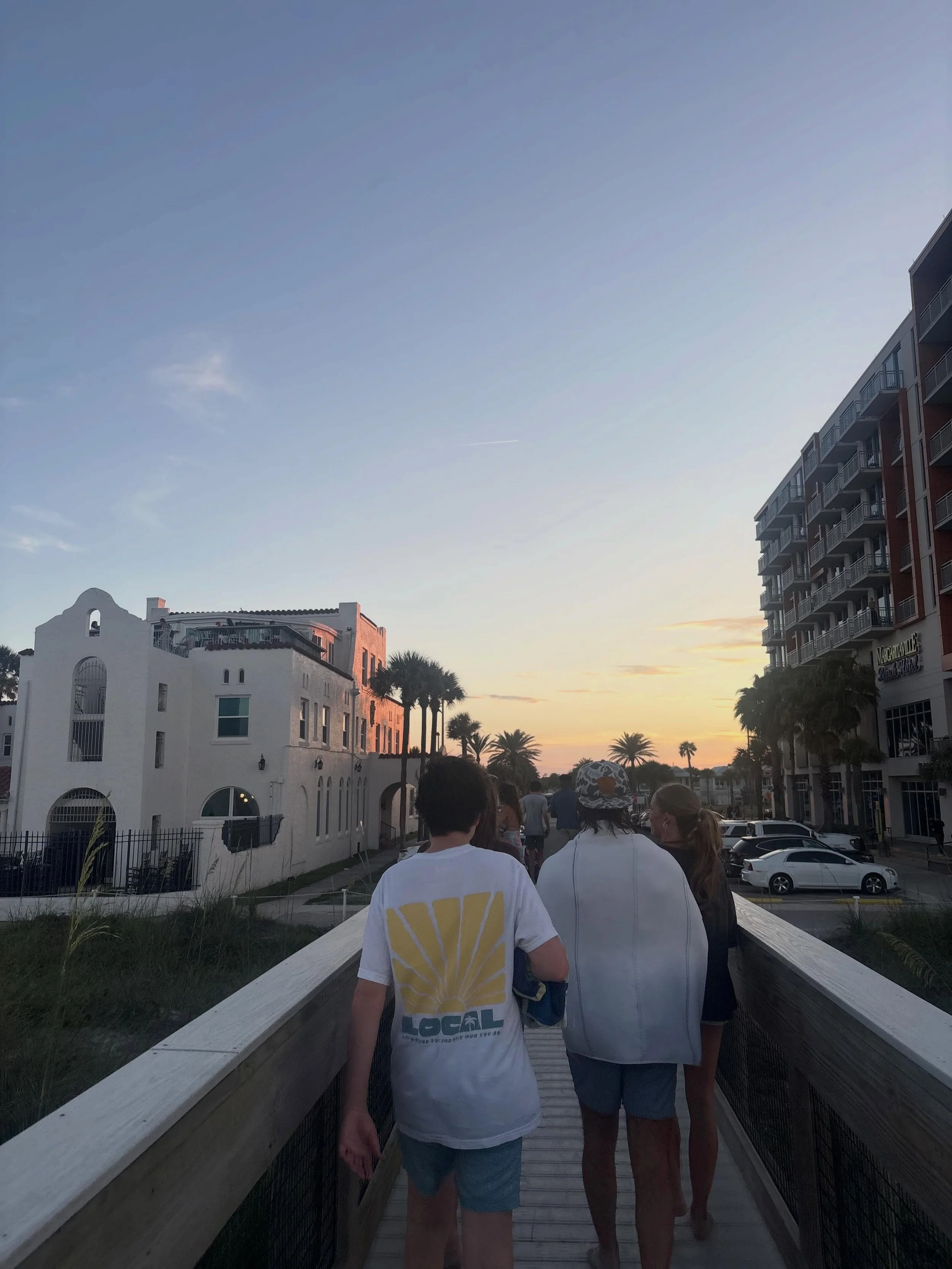 beach night dump!!!!!! what a perfect night!!!
🤙🥳🩵🏄&zwj;♂️⭐️🙌🌊☀️

ps. we aren&rsquo;t officially meeting next week, but don&rsquo;t let that stop you from hanging out with each other!!!! go grab dinner, hit up some beach bowl, or hang at the be