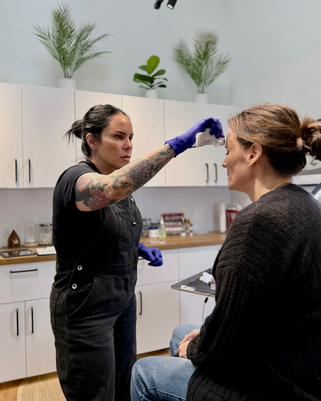 Why Doesn't Everyone's Laser Microblading Removal Turn Yellow? The Difference Is in the Approach.