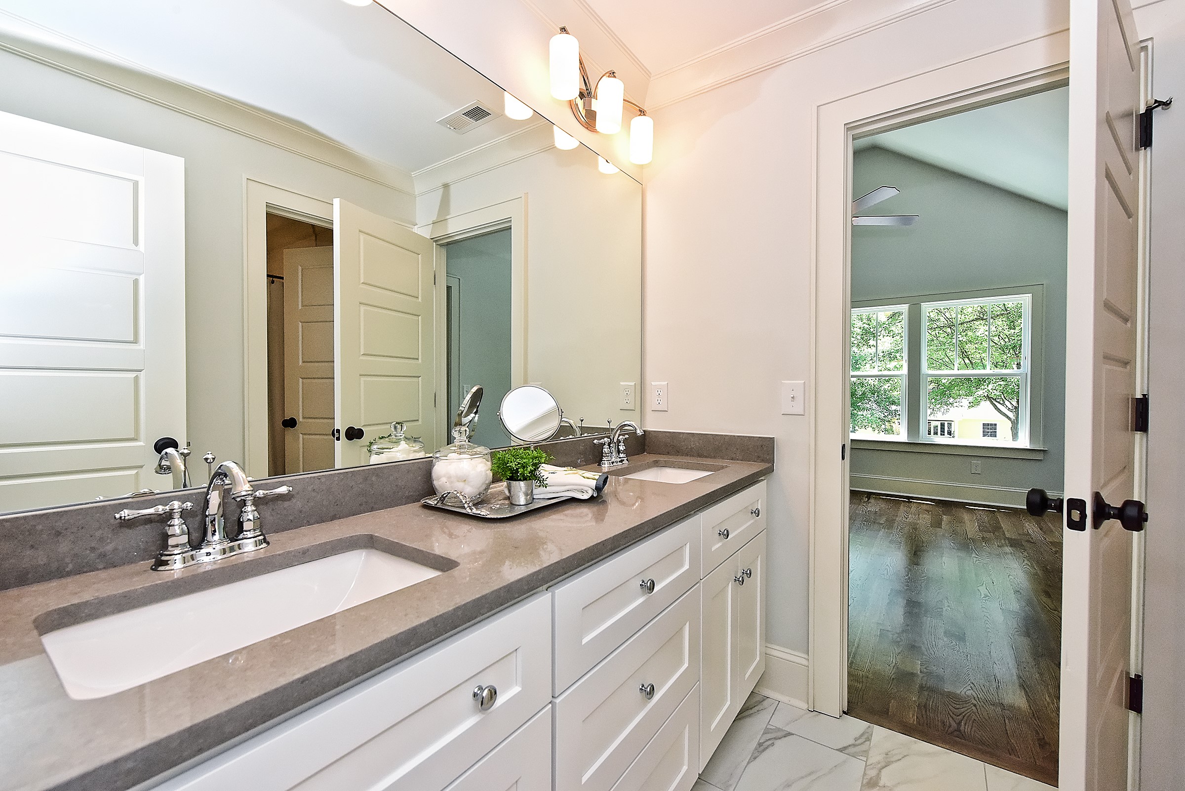 046_Bathroom.jpg