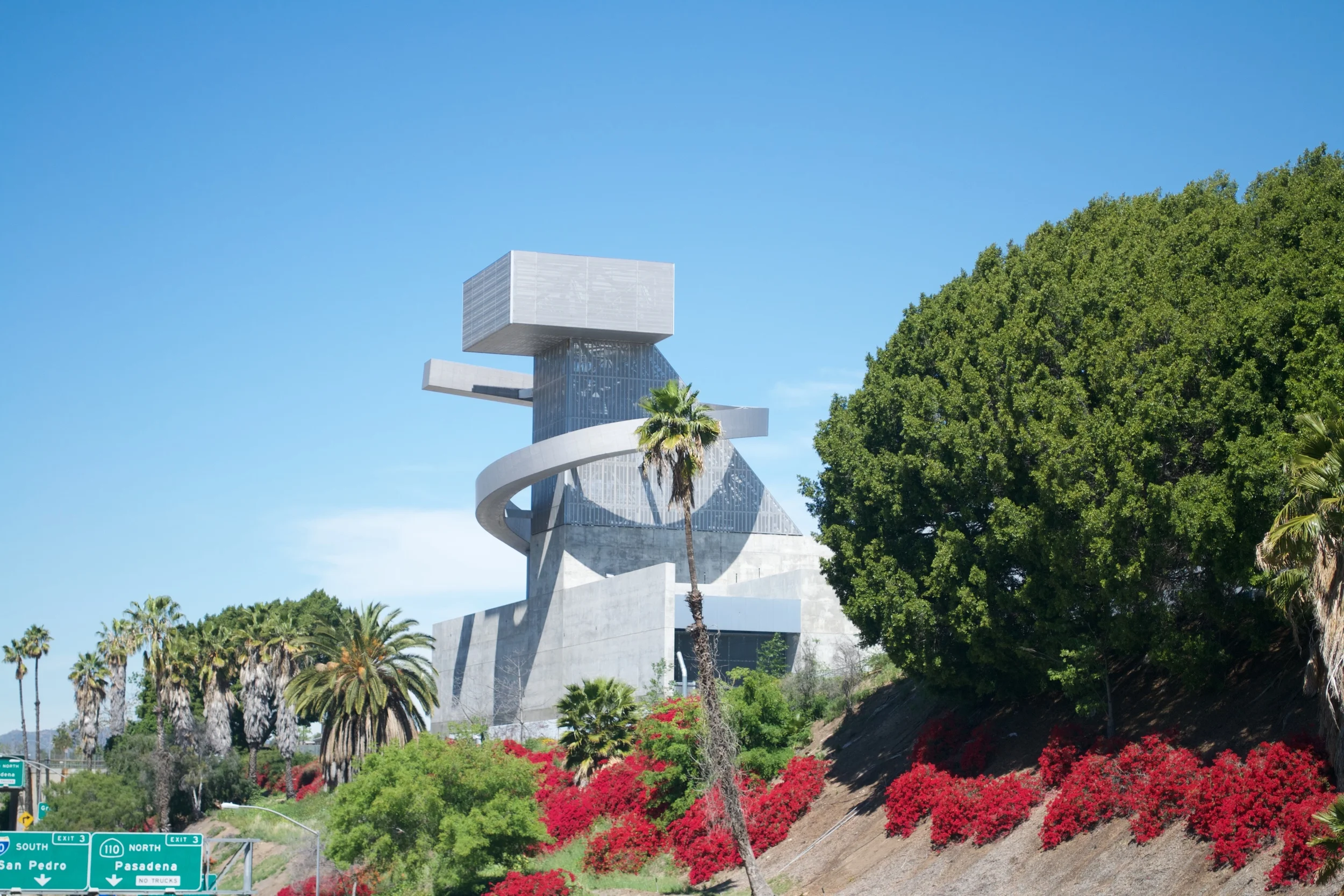 I don't even remember what this monument stands for, I just loved how it overlooked the crazy highway. 