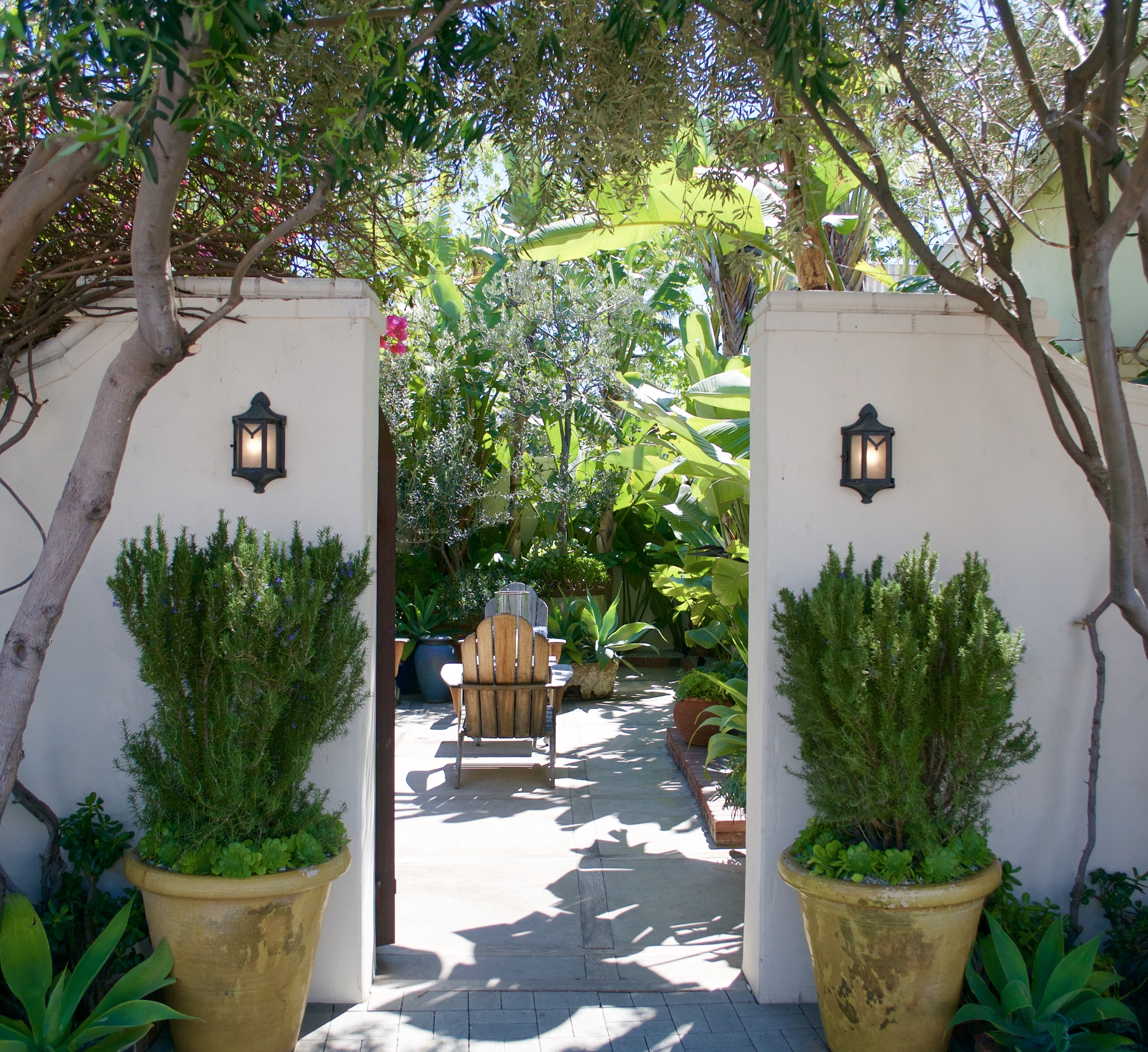 This is the entrance to a fabulous Ralph Lauren store! Don't you just want to live there?