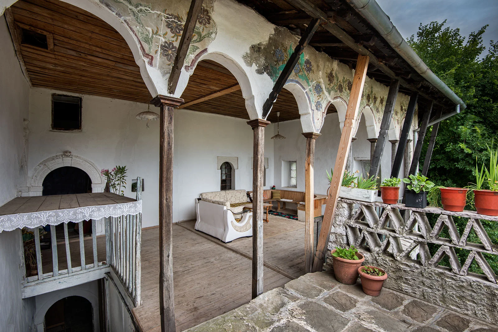 A house in Gjirokastra undergoing restoration by AIP