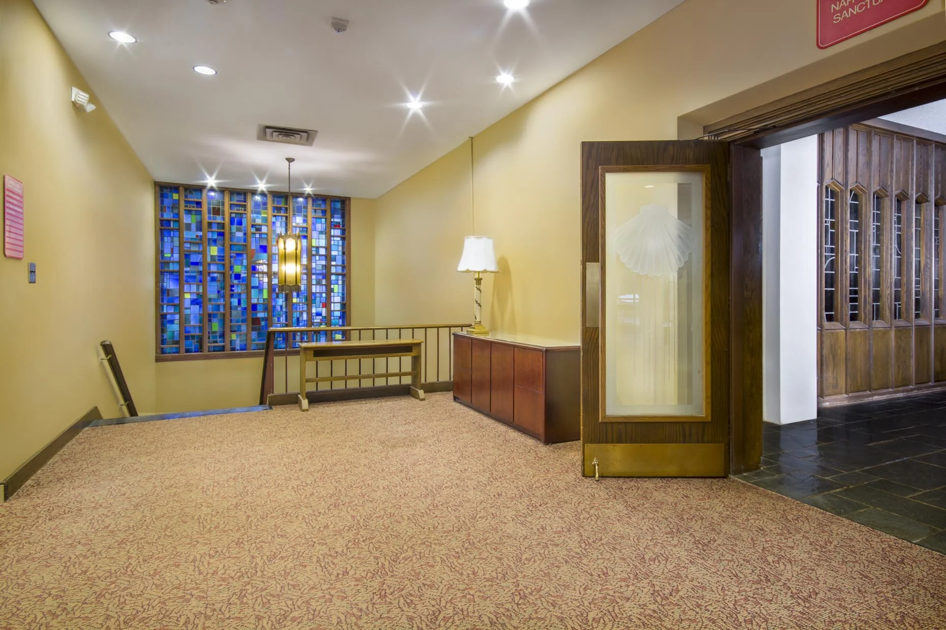 St.James_Interior_03_1.jpg