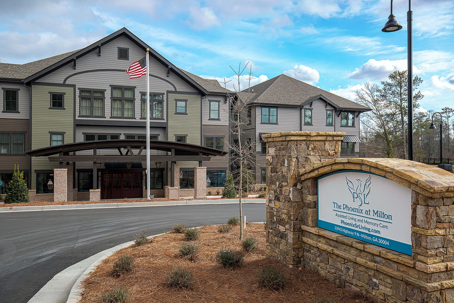 Phoenix_Exterior_Day_02_webuse.jpg