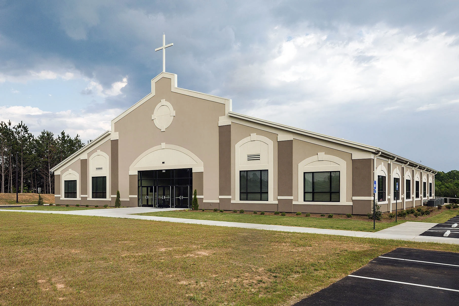 Lusk_FCC_DaytimeExterior_02_quickedit_webuse.jpg