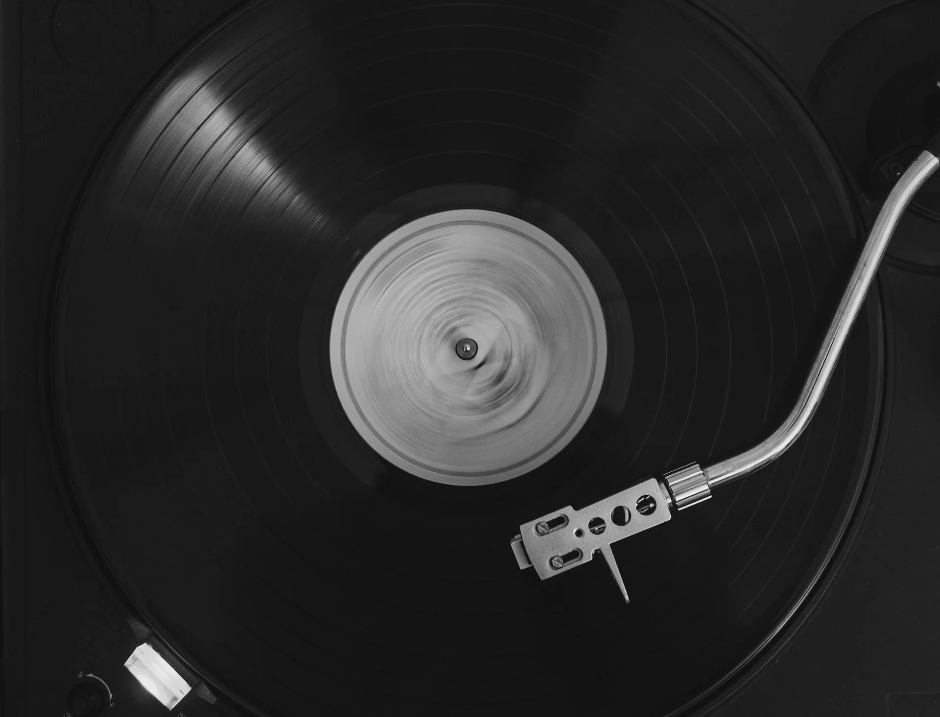 Springing to Life: The Comeback of Vinyl Records