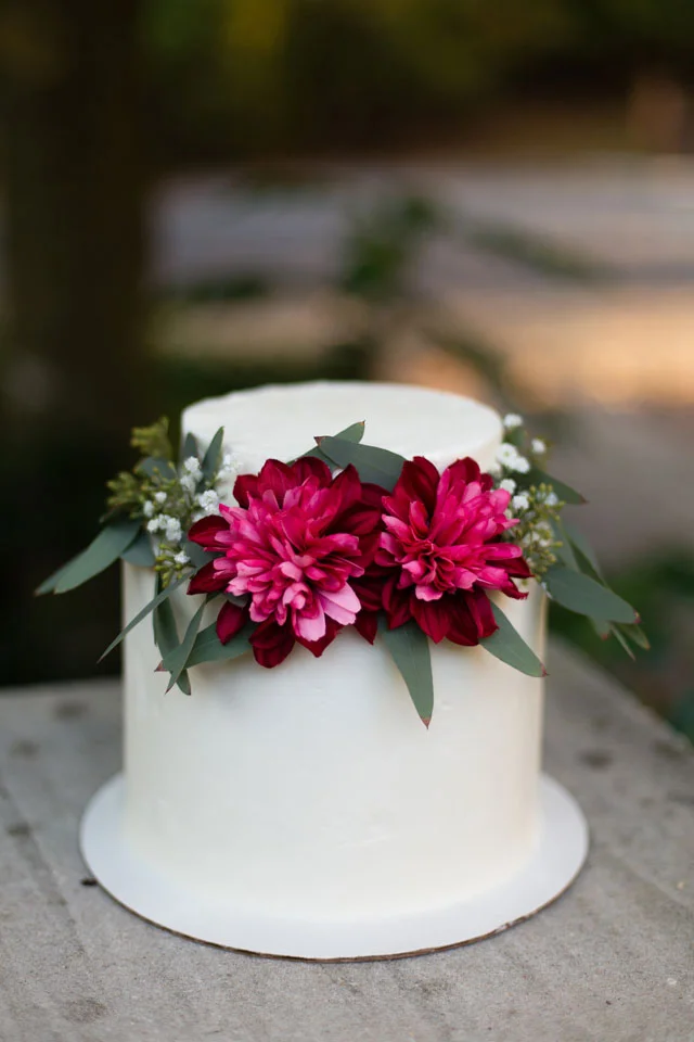 katy-murray-photography-elegant-raspberry-gold-vow-renewal-05.jpg
