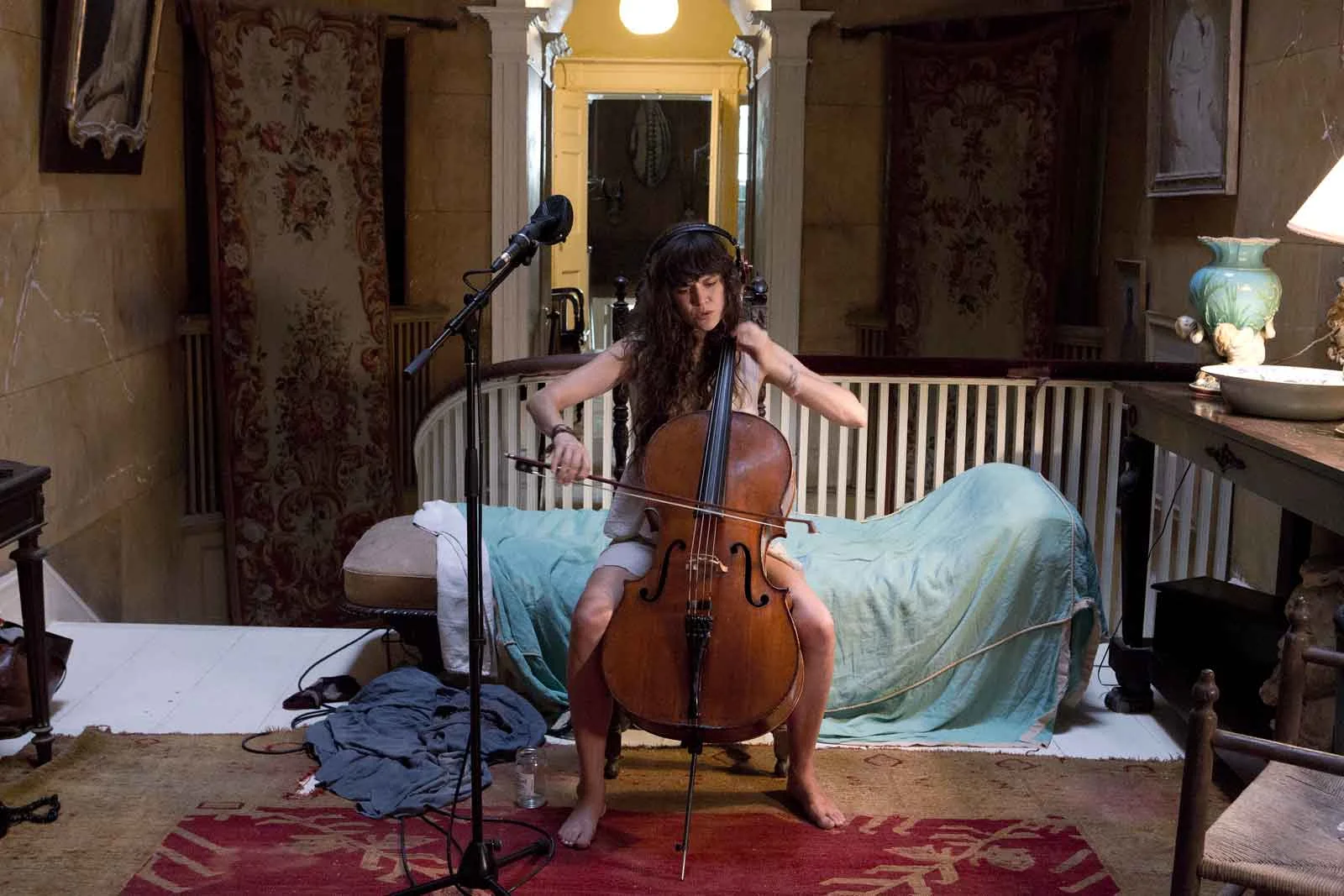 Ragnar Kjartansson, The Visitors (still), 2012. Nine-channel video projection (color, sound; 64:00 minutes). Gift of Graham and Ann Gund to the Institute of Contemporary Art, Boston, Solomon R. Guggenheim Museum, New York, and Gund Gallery at Kenyon College. Courtesy the artist, Luhring Augustine, New York, and i8 Gallery, Reykjavik. © Ragnar Kjartansson