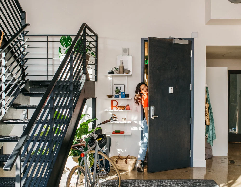 lifestyle_cam_door-view_santeealley_9388.jpg