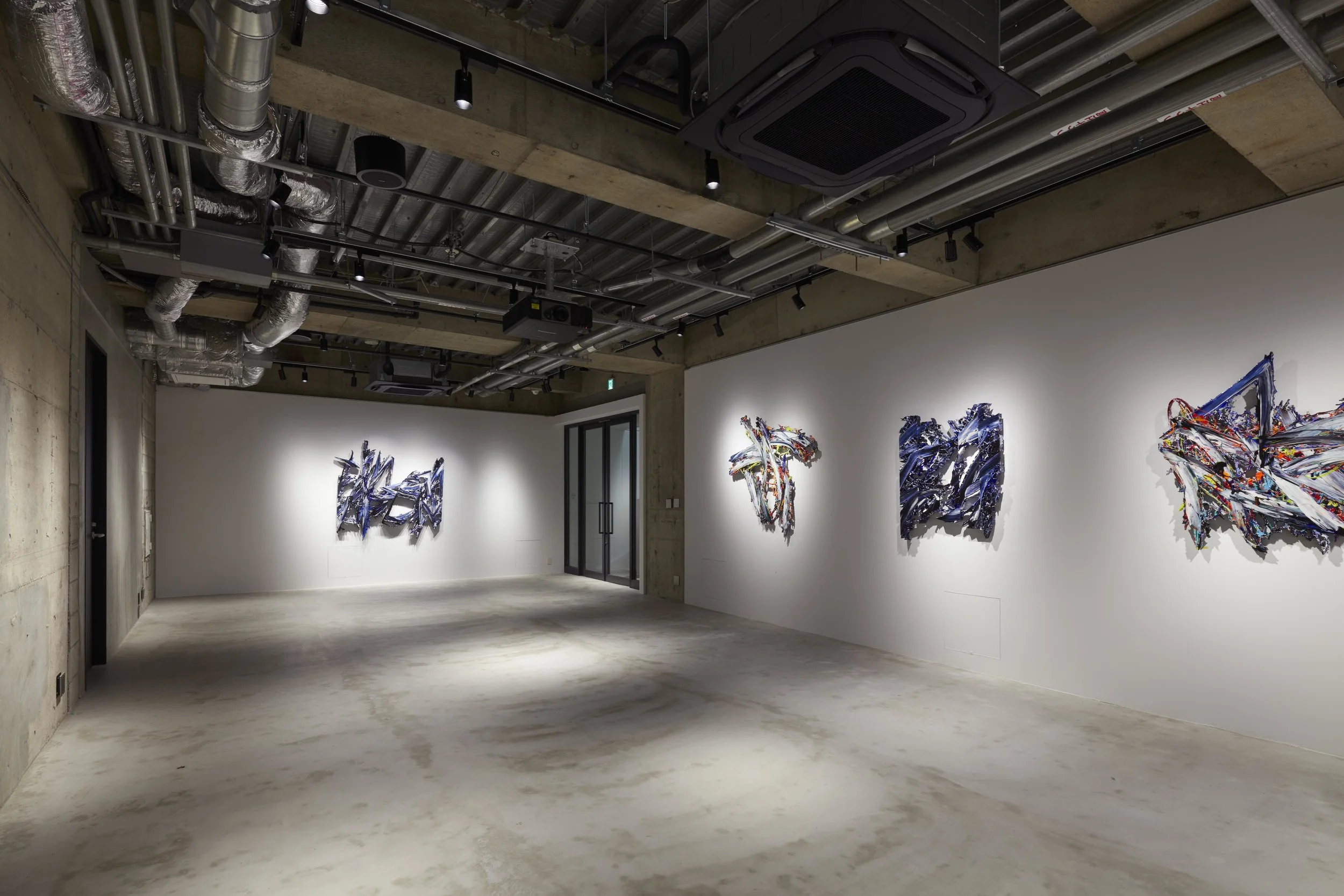 Installation View - Basement GINZA ”SPLITTING HORIZON”