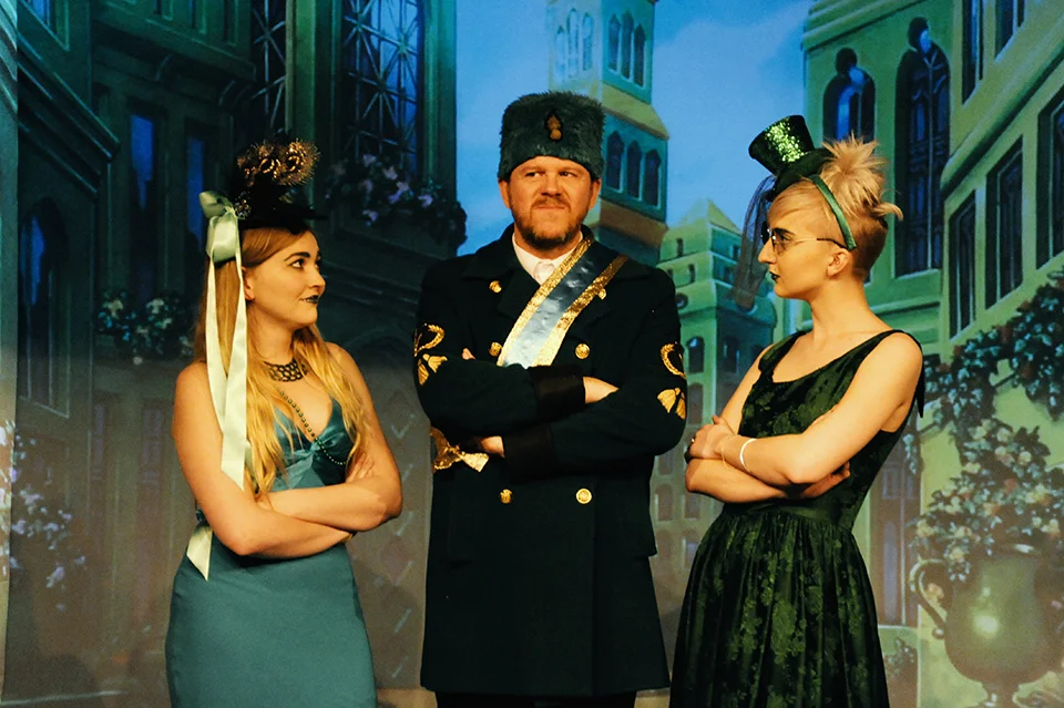 Guarding Oz ain't easy! (Copy)