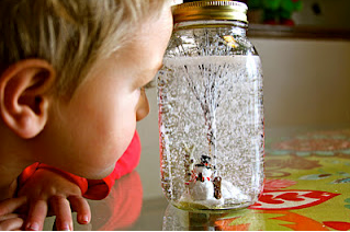 Mason Jar Snow Globes {tutorial}