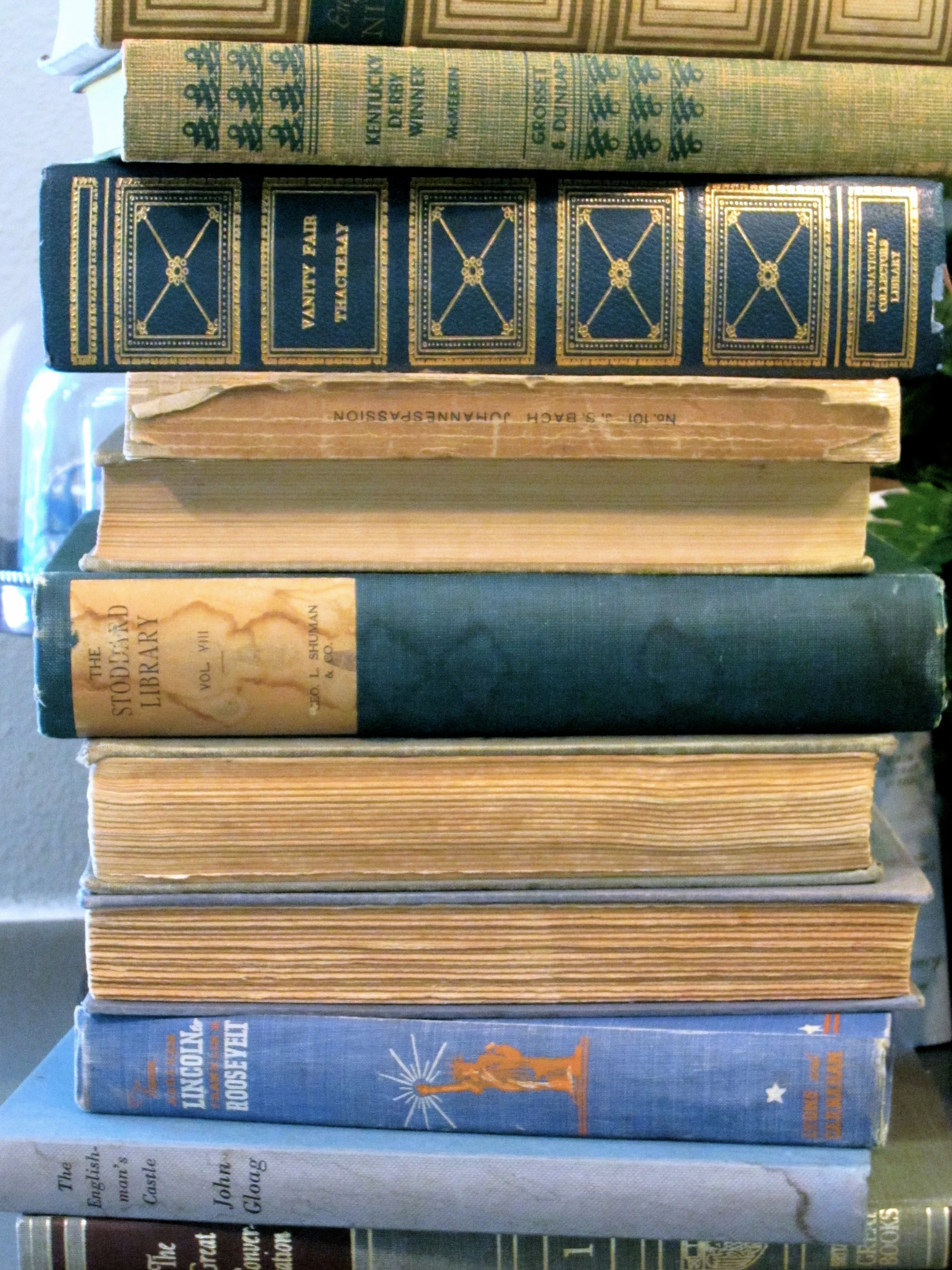 decorating with books {& little details}