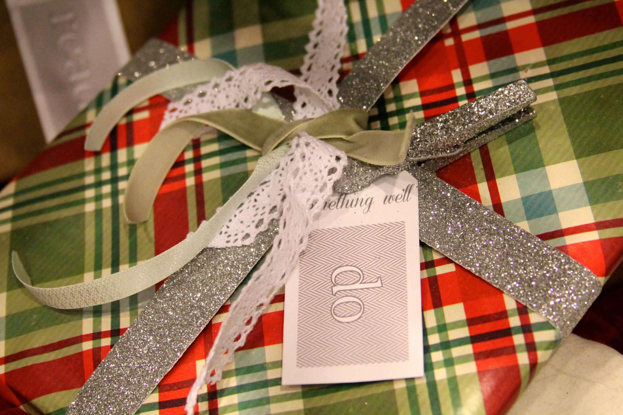 we're REVISING the 4 gift rule this year {+ printable gift tags}