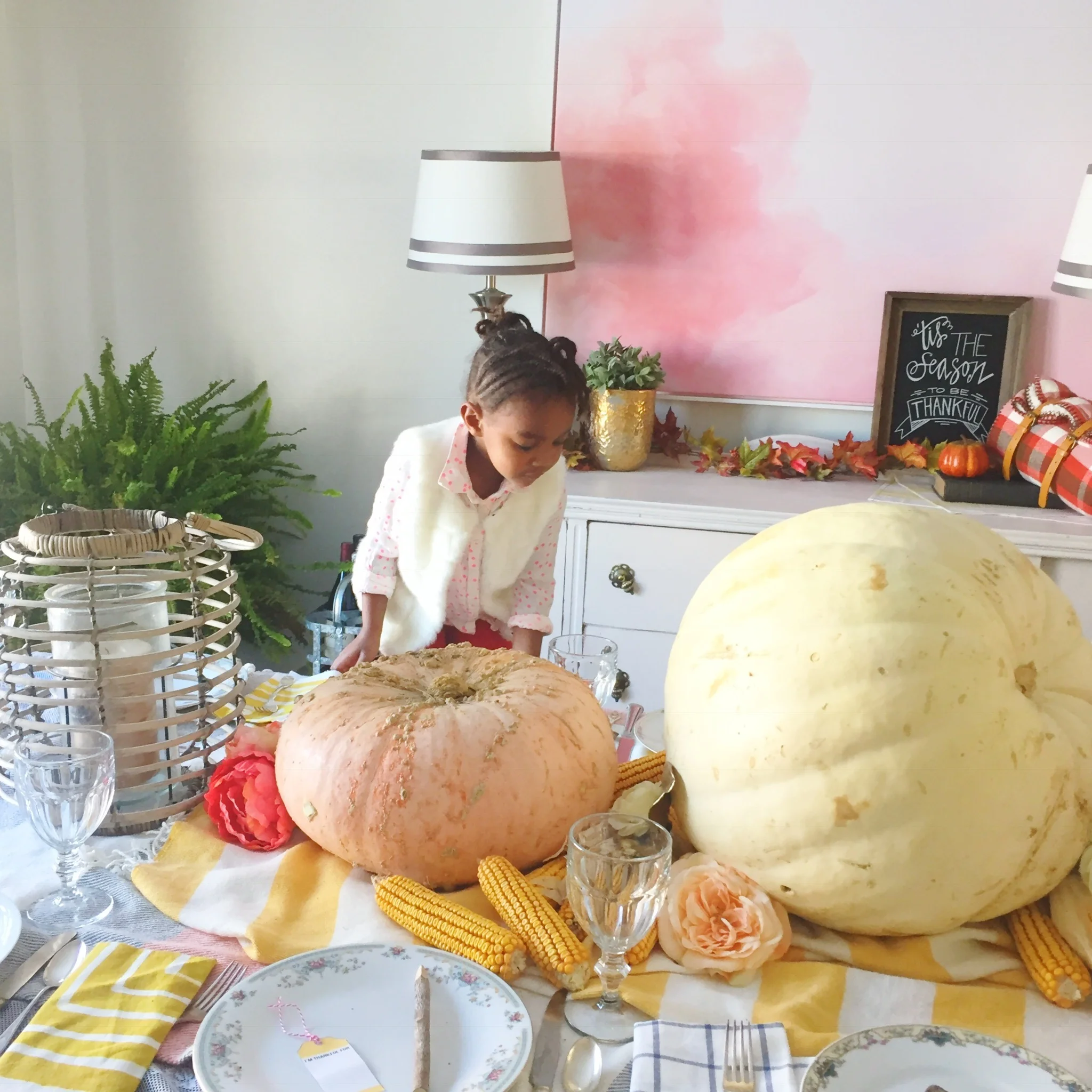 Using unconventional colors + patterns on your Thanksgiving table.