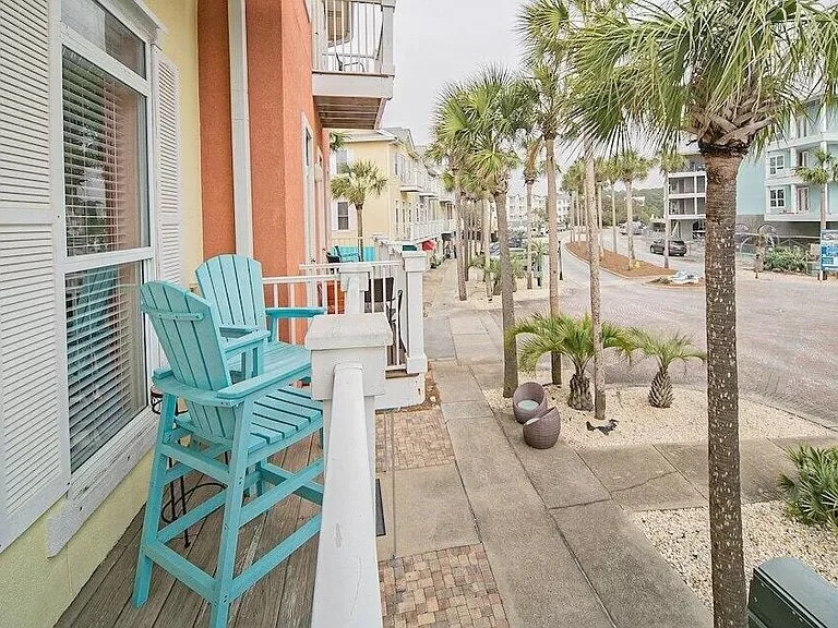 Patio - street.jpg