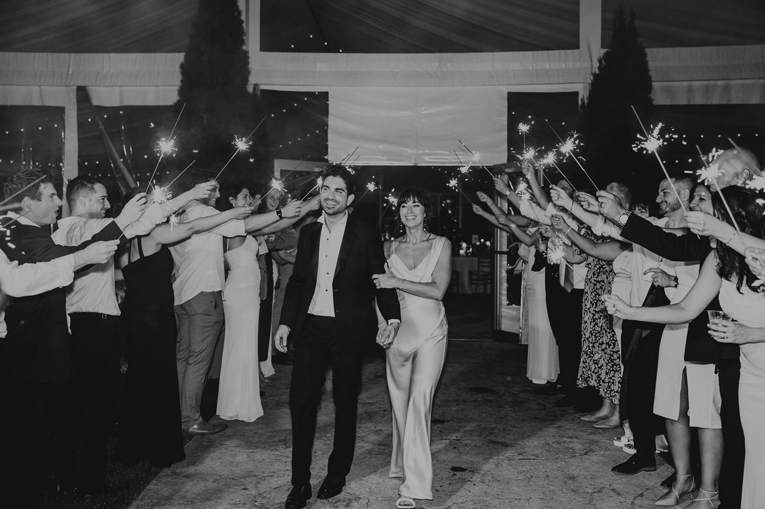BISHOPS BAY LAKESIDE WEDDING