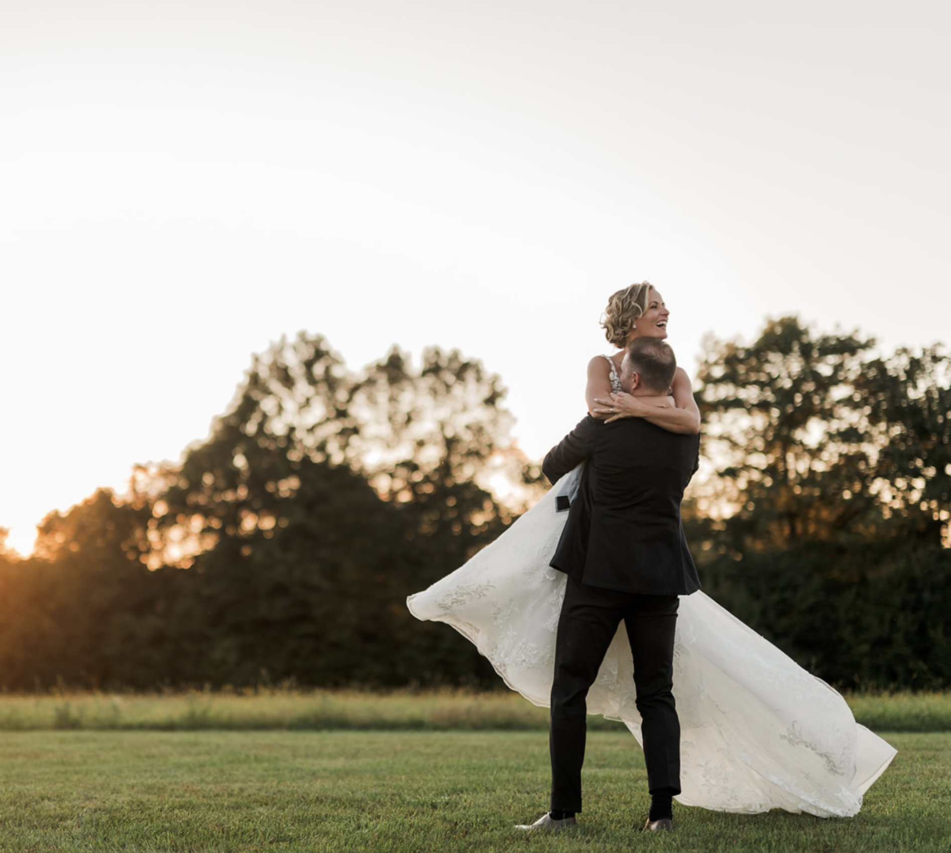 VINTAGE FIELDS, OPEN AIR WEDDING