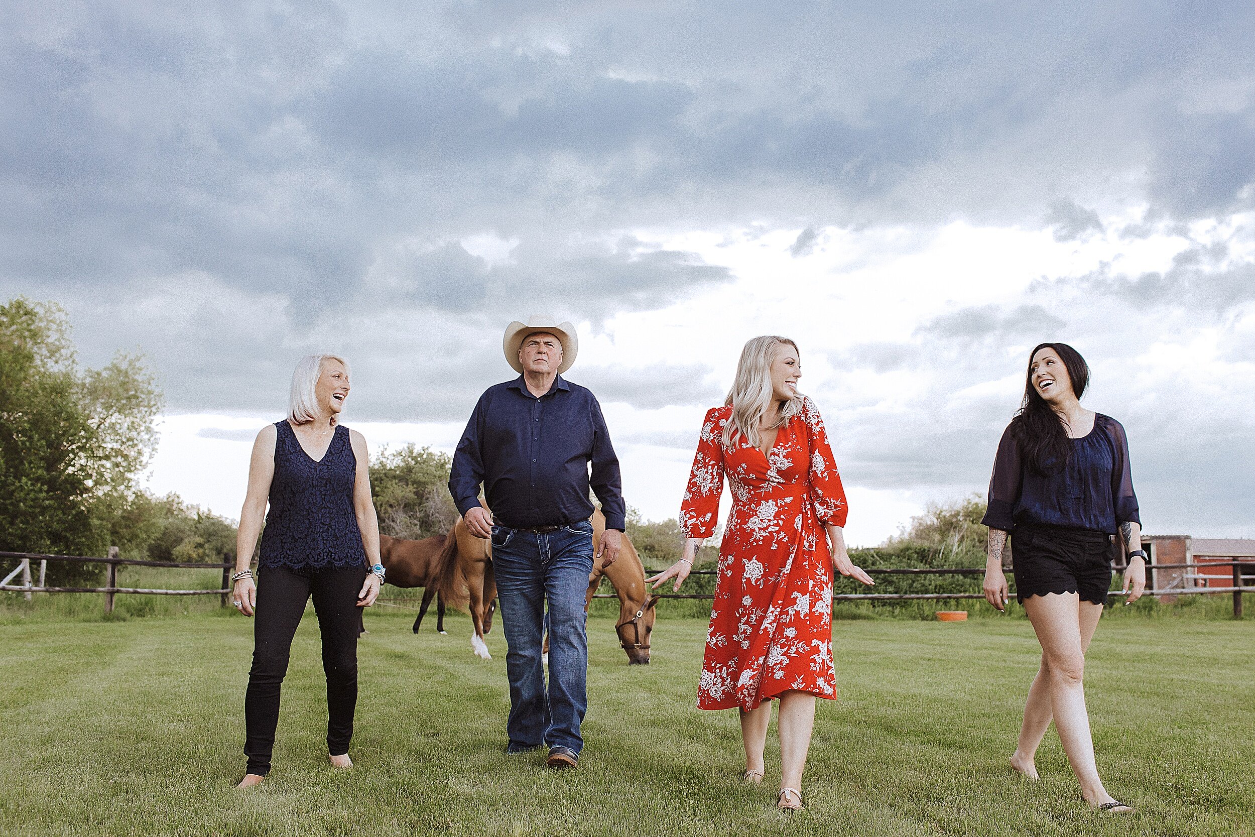 red-deer-family-photographer-horses