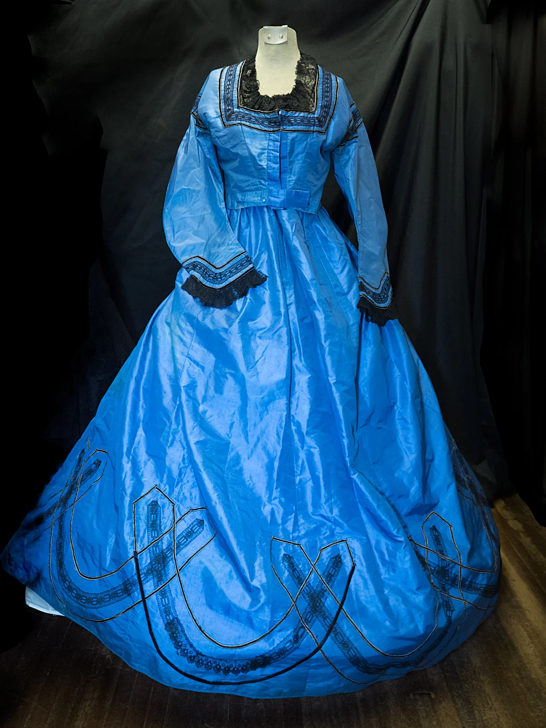 Dinner dress circa 1863