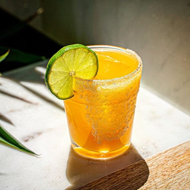 Mango Marg for a today&rsquo;s Cinco De Mayo celebration 🤙🏻 .
.
.
.
. .
.
.
 #BarDeBex #Margarita #CincoDeMayo #mangomargarita #CocktailQuarantine #QuarantineCocktails #HomeBar #HomeBartender  #CocktailCompetition #Tequila #tequilacocktail #drinks 