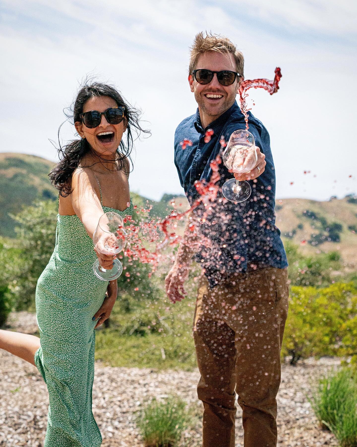 Happy National Wine Day, imbibers! 

Go make a splash with your favorite vino to celebrate this lovely day! 🍷🥂🍾🙌🏻 

🍷: @anaba_wines 

💃🏻: @sundeepdolliver 
🕺🏻: @blastclarke