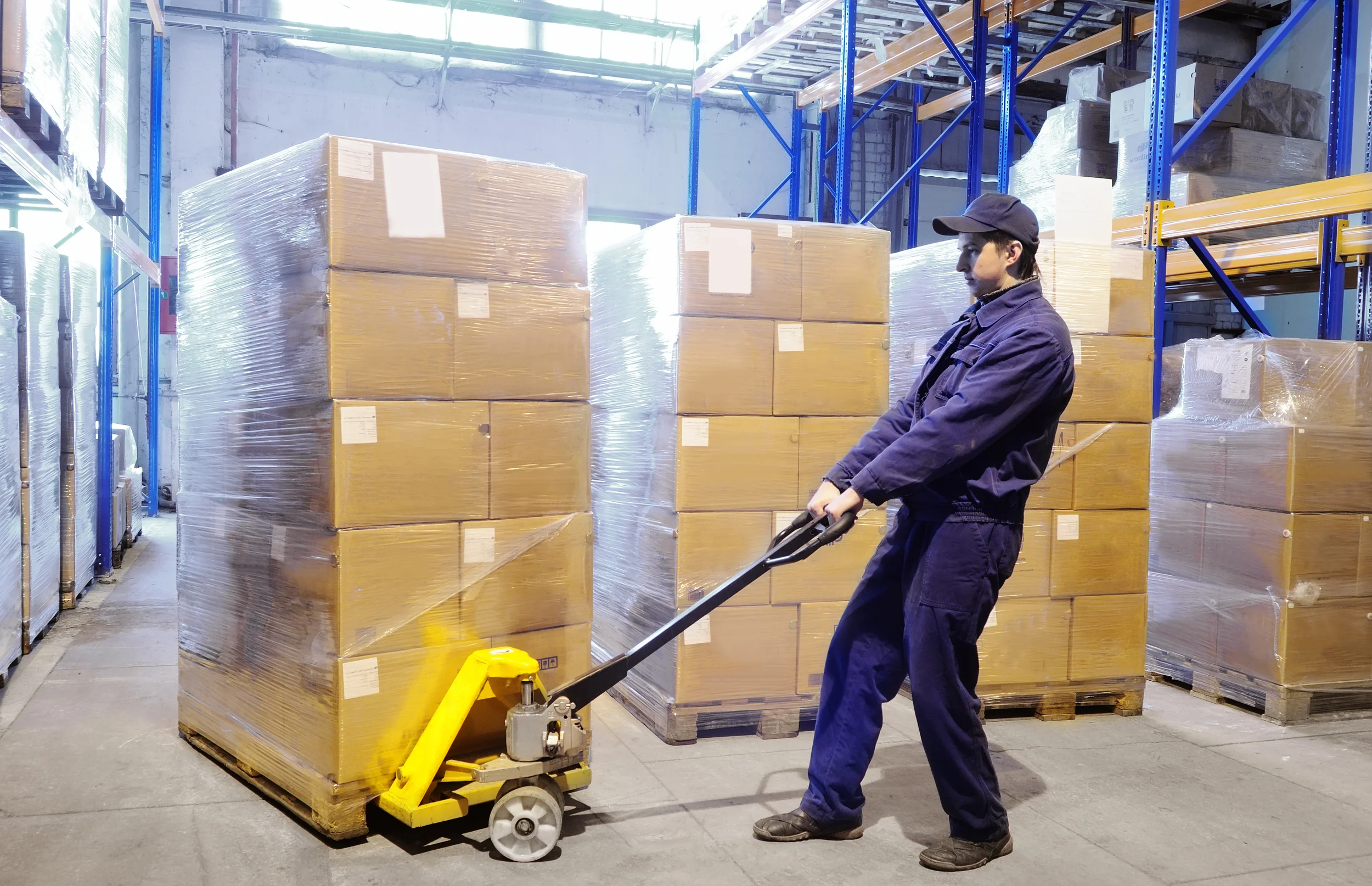 guywithpalletjack.jpg