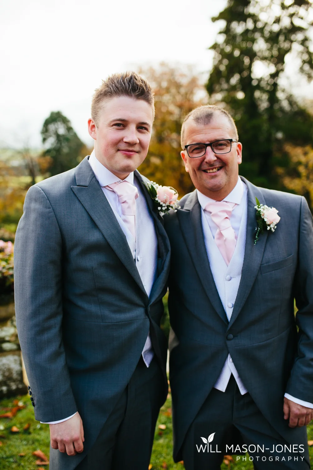  coed-y-mwstwr-welsh-wedding-photography 
