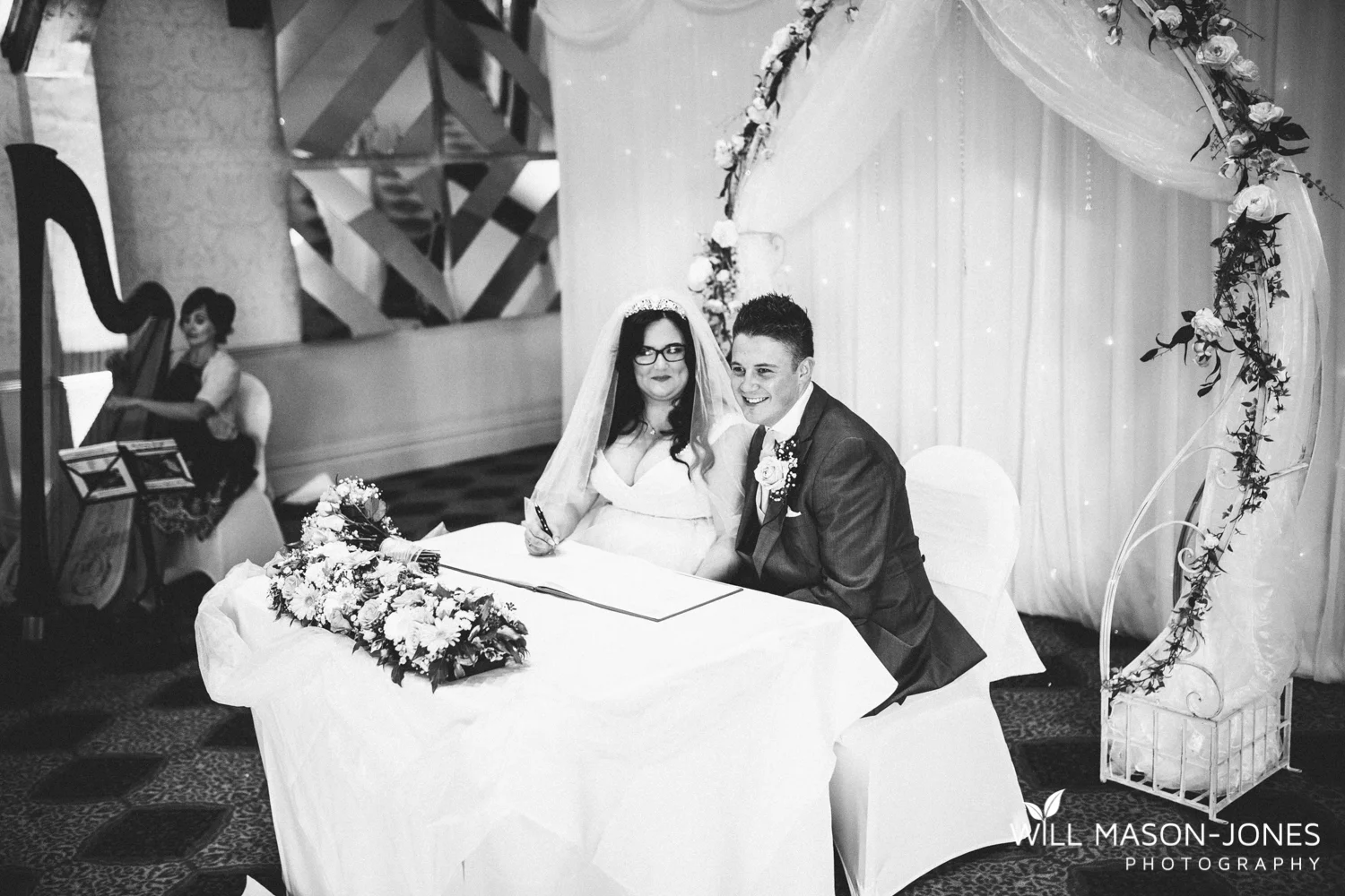  coed-y-mwstwr-welsh-wedding-photography 
