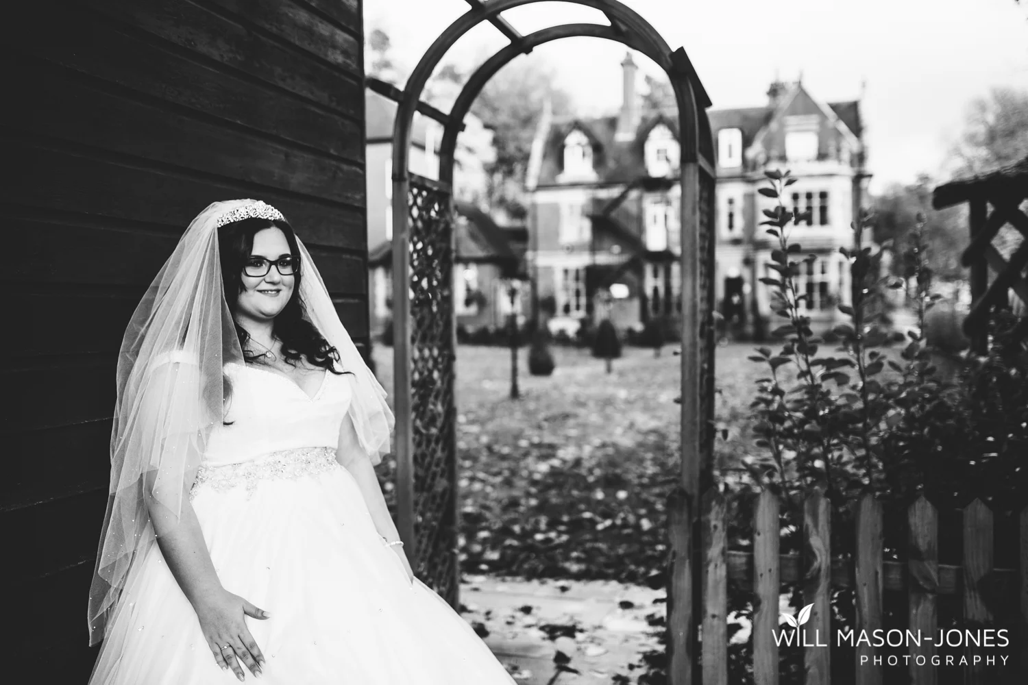  coed-y-mwstwr-welsh-wedding-photography 