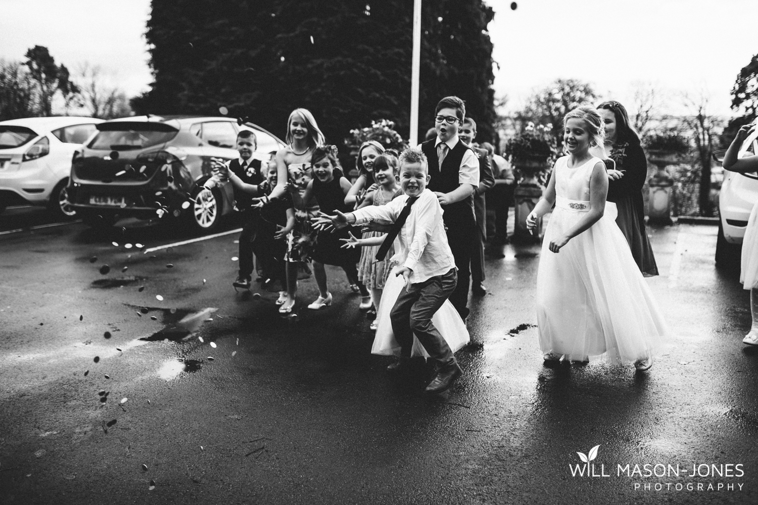  coed-y-mwstwr-welsh-wedding-photography 