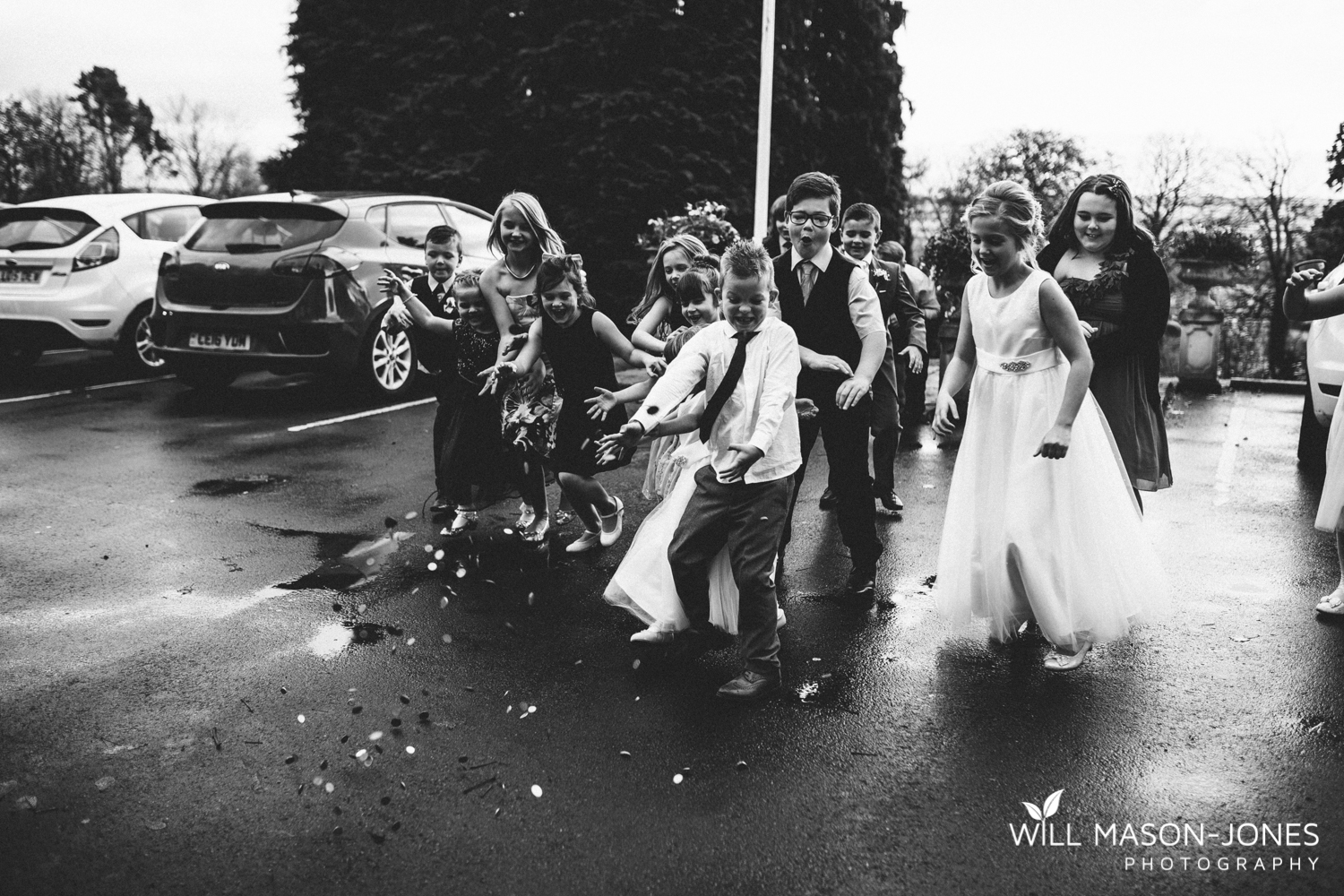  coed-y-mwstwr-welsh-wedding-photography 