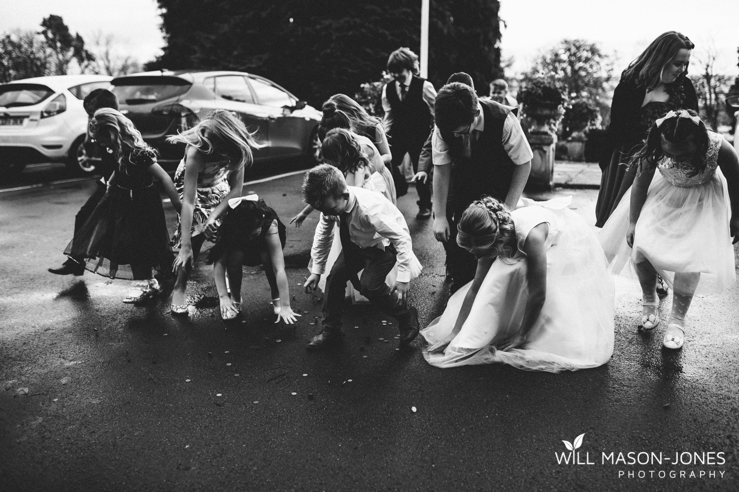  coed-y-mwstwr-welsh-wedding-photography 