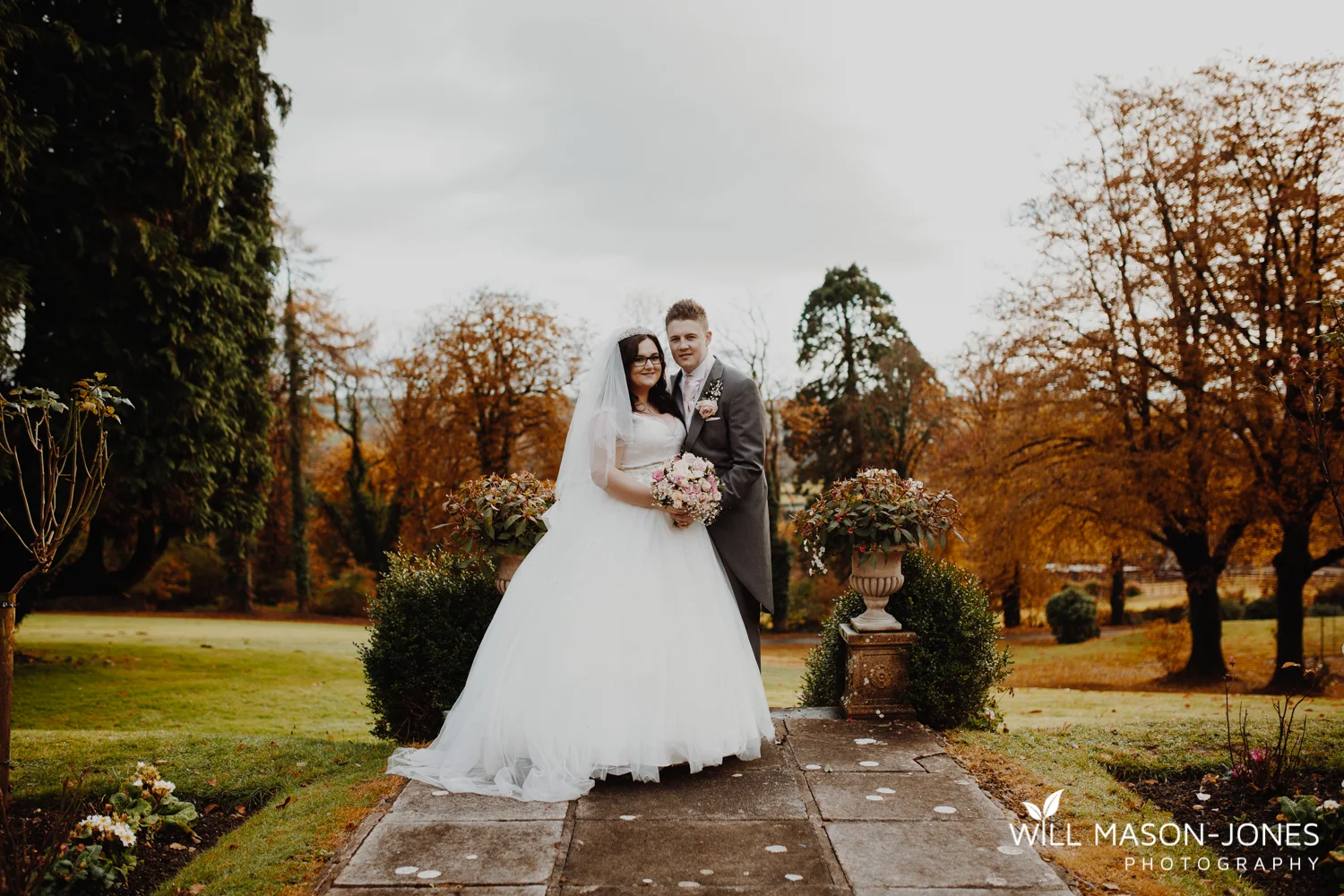  coed-y-mwstwr-welsh-wedding-photography 