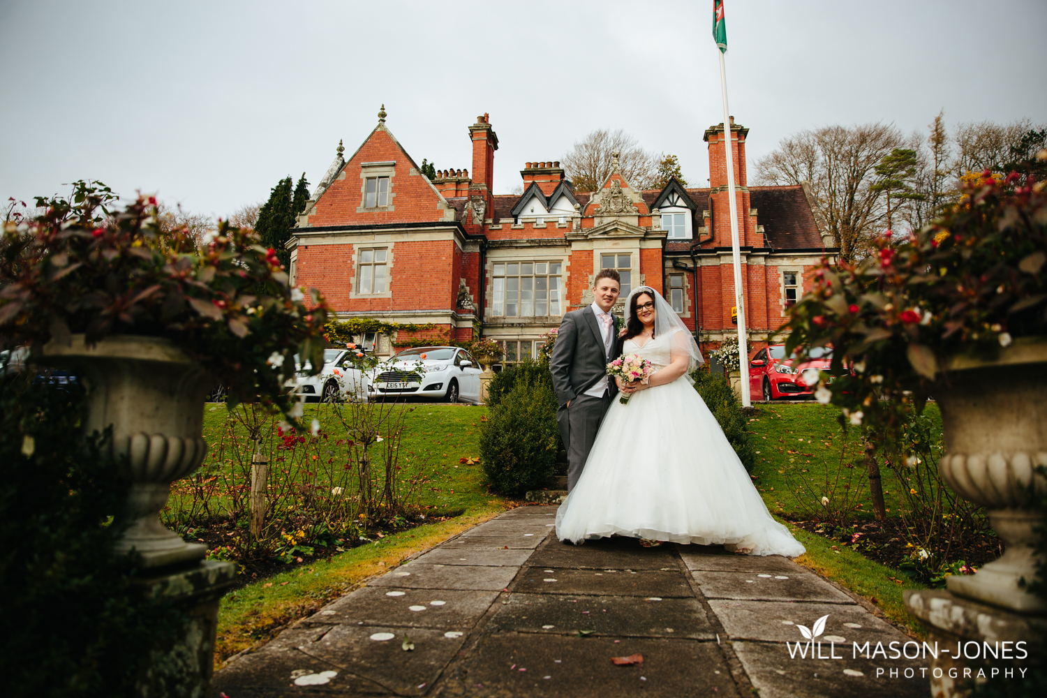  coed-y-mwstwr-welsh-wedding-photography 