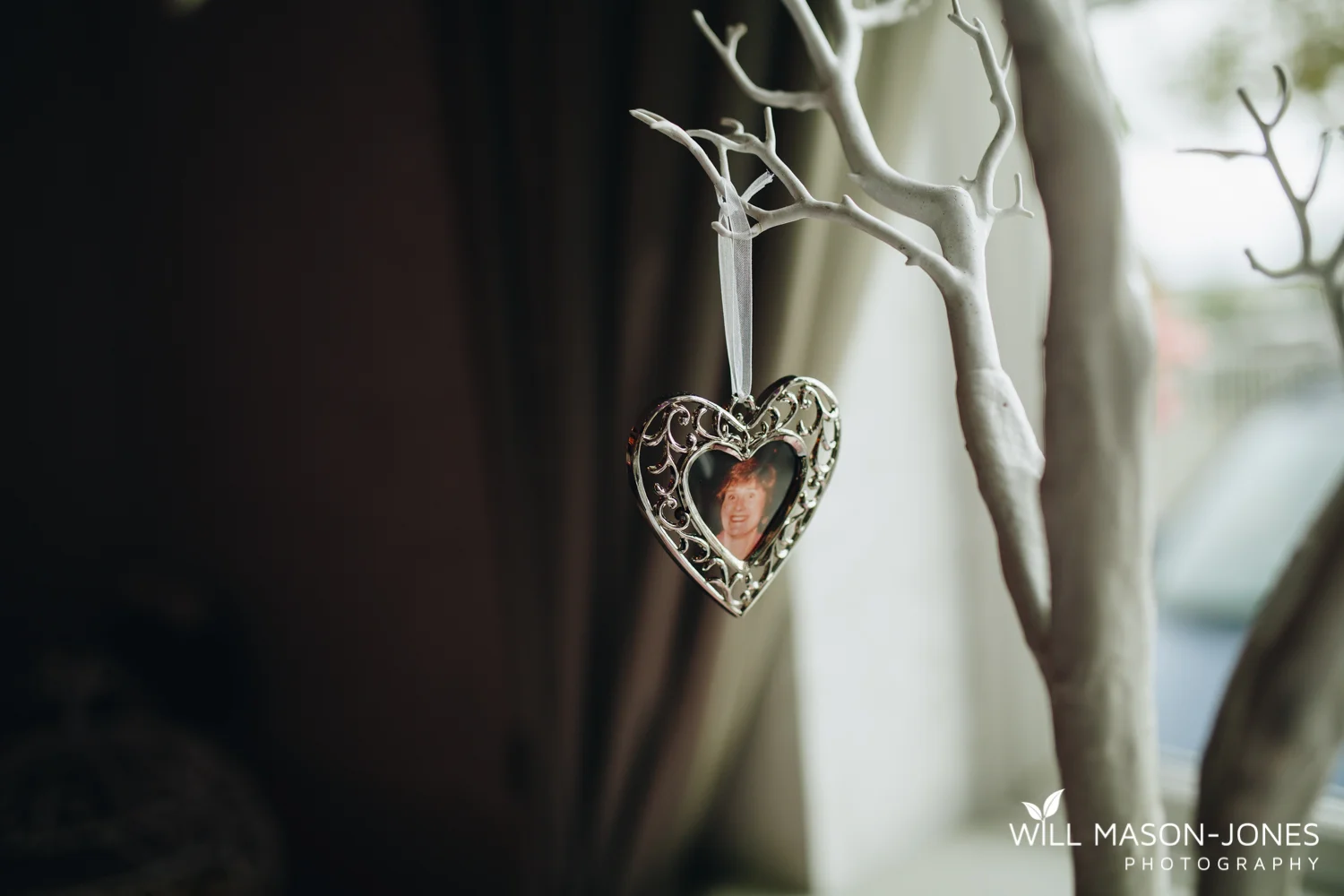  coed-y-mwstwr-welsh-wedding-photography 