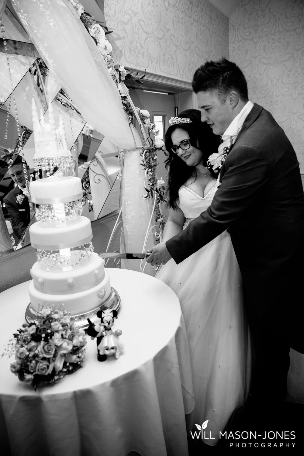  coed-y-mwstwr-welsh-wedding-photography 