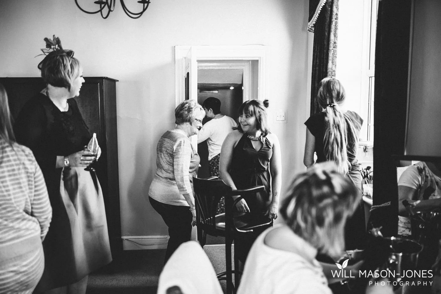 the-manor-crickhowell-wedding-documentary-photographer