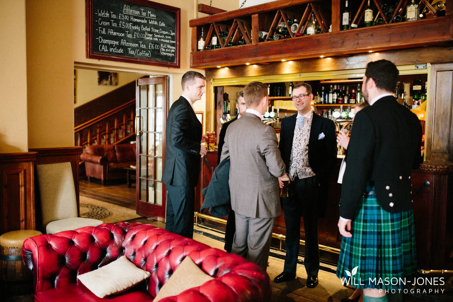 the-manor-crickhowell-wedding-documentary-photographer