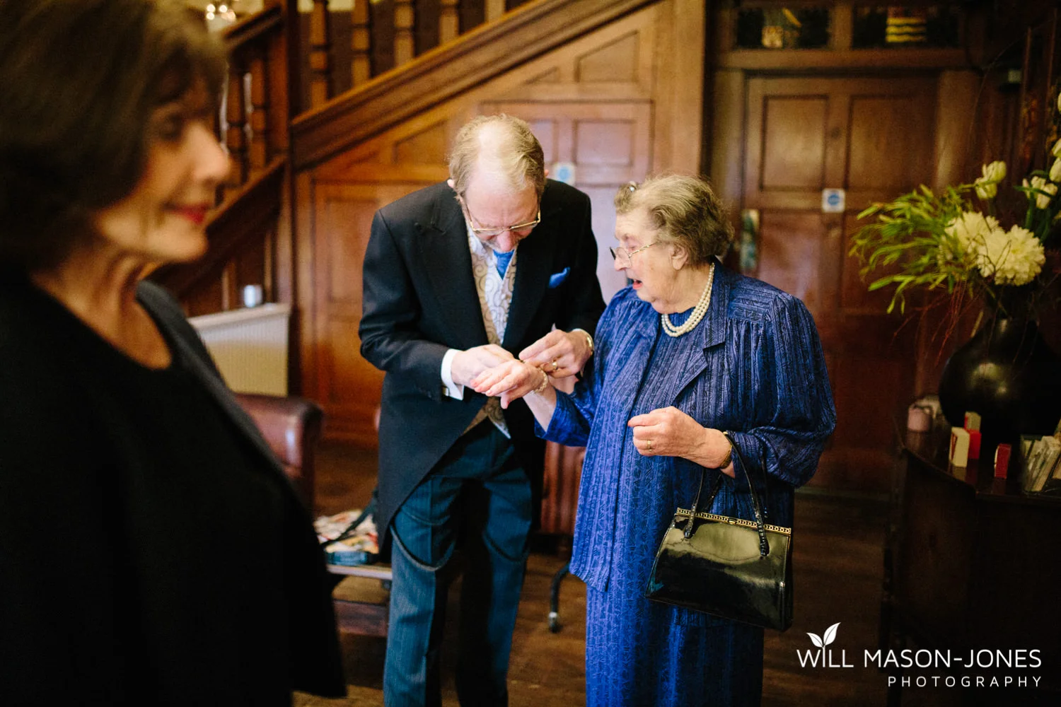 the-manor-crickhowell-wedding-documentary-photographer