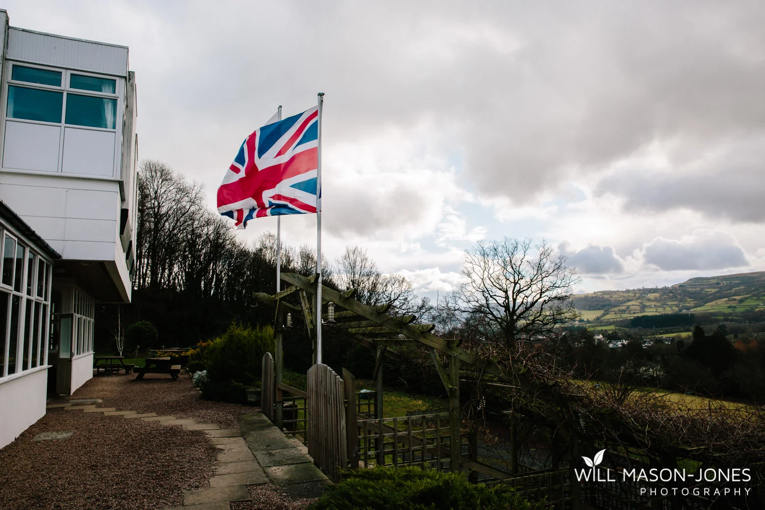 the-manor-crickhowell-wedding-documentary-photographer