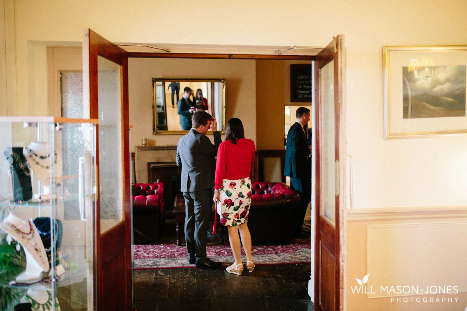 the-manor-crickhowell-wedding-documentary-photographer