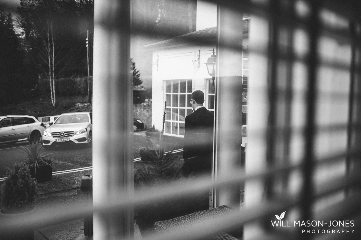 the-manor-crickhowell-wedding-documentary-photographer