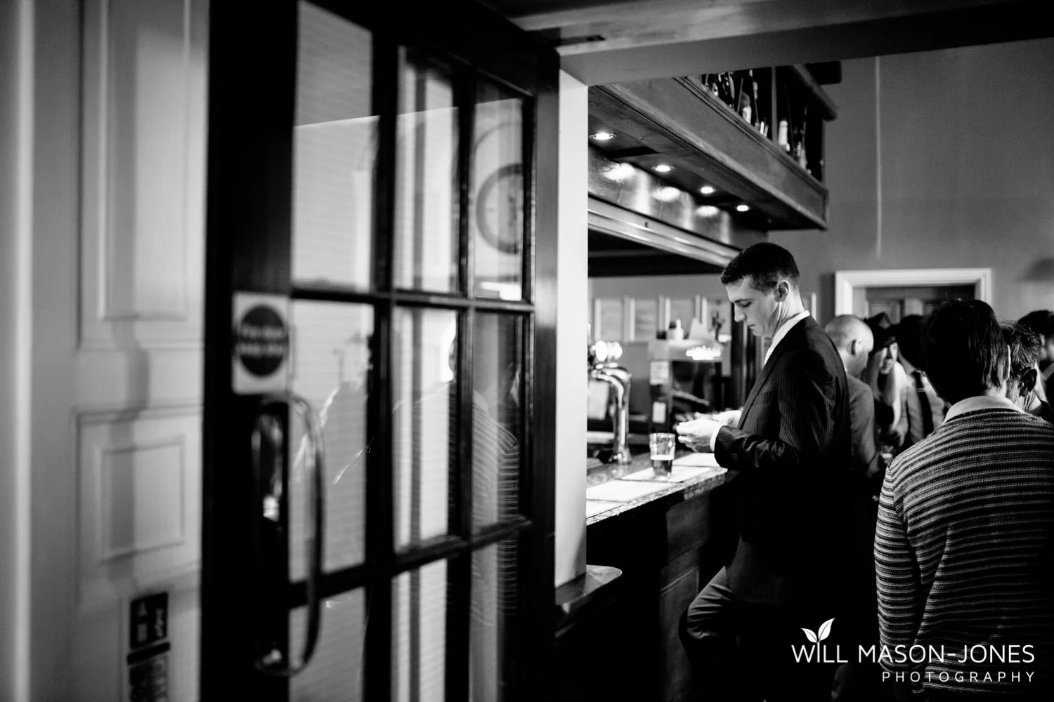 the-manor-crickhowell-wedding-documentary-photographer