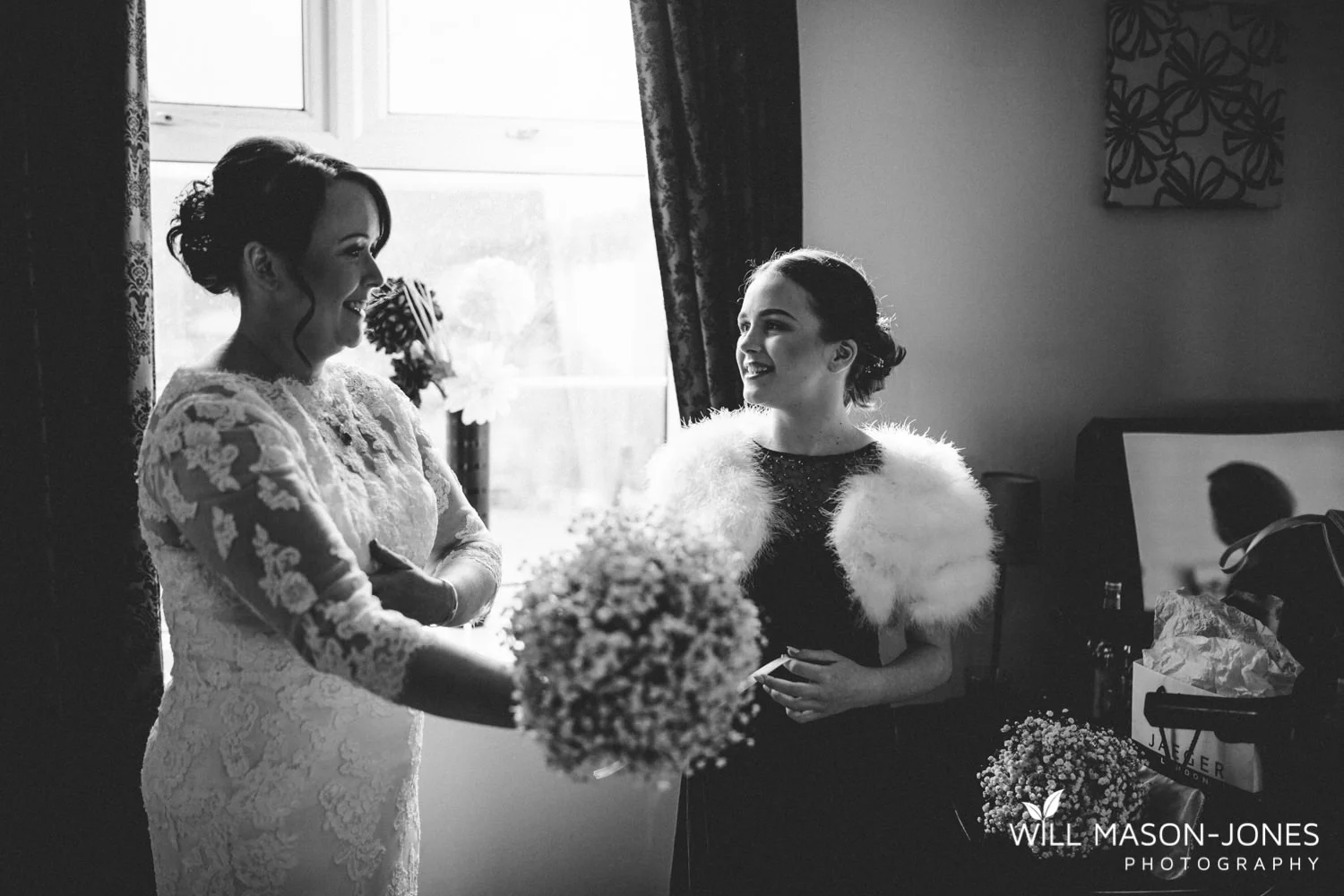 the-manor-crickhowell-wedding-documentary-photographer