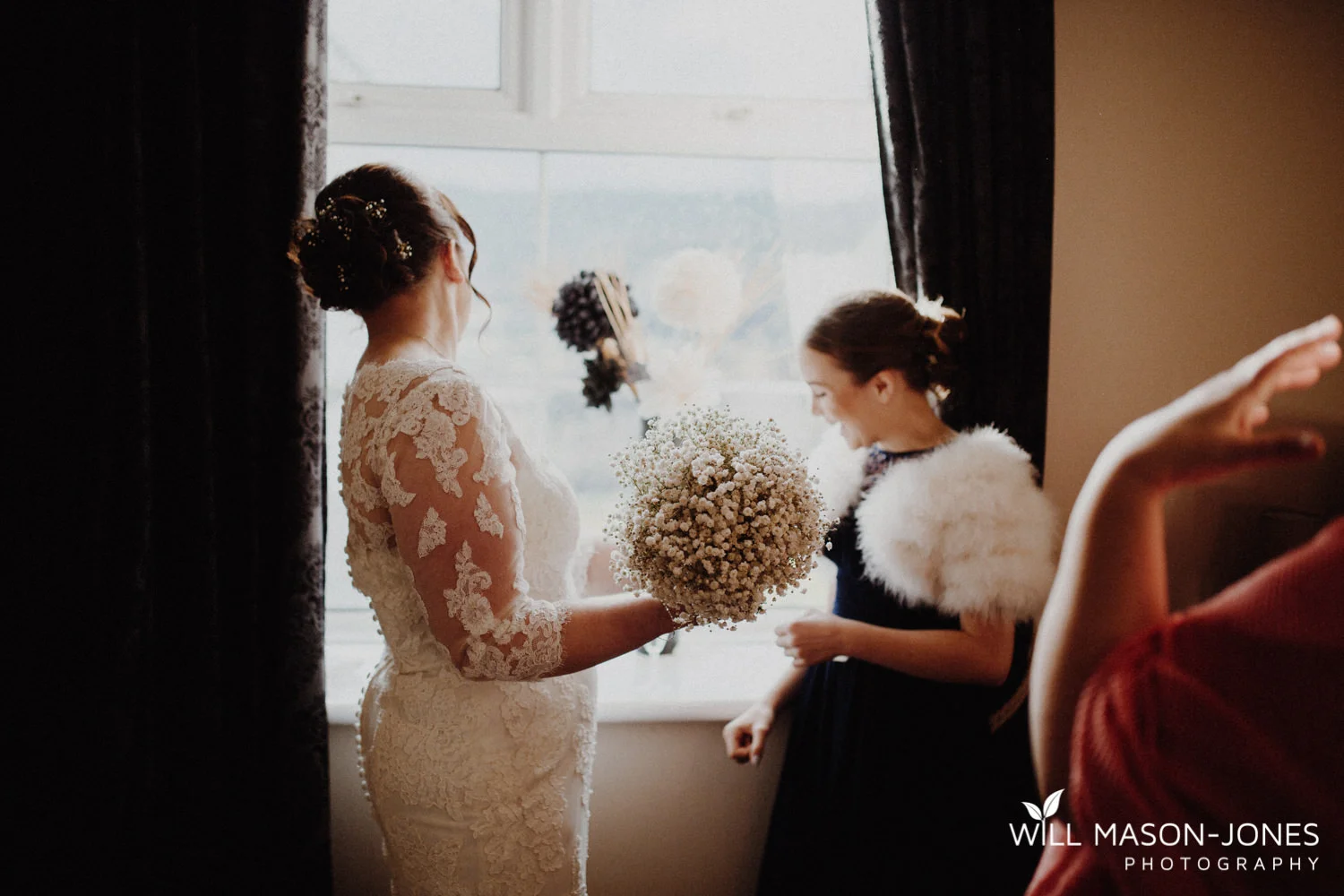 the-manor-crickhowell-wedding-documentary-photographer